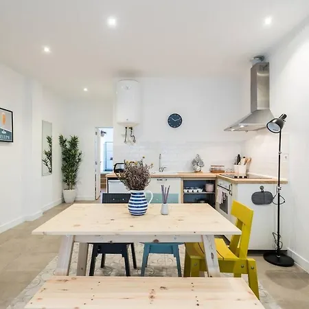 Stylish One Bed Oasis In Historic Centre דירה *